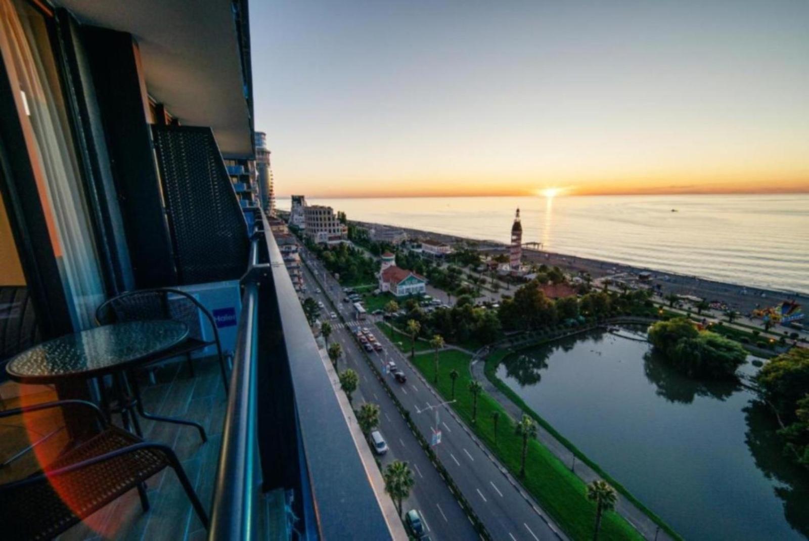 Orbi City Panoramic View Batumi Bagian luar foto